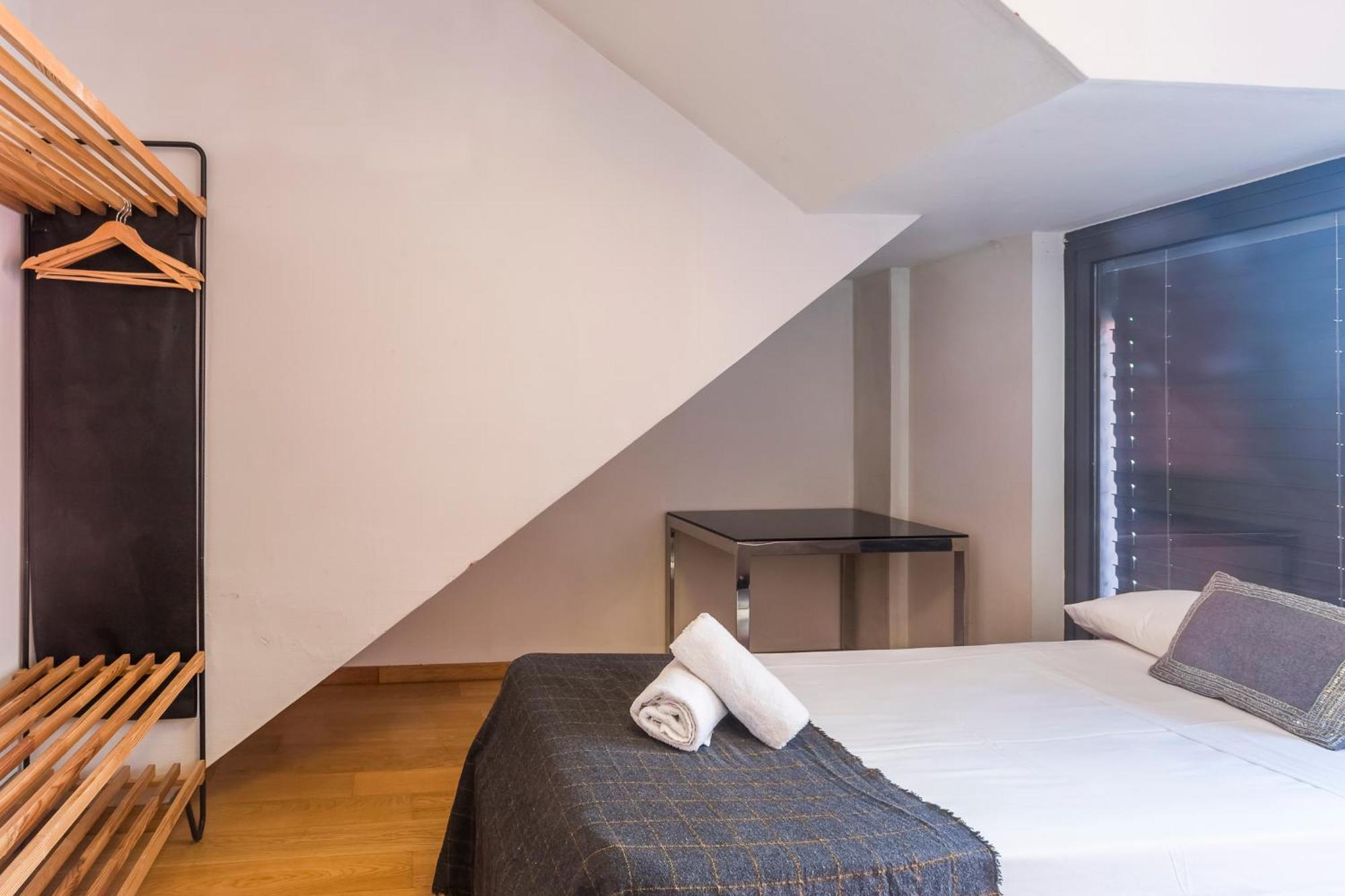 Apartment - Pool Terrace In Center Barcelona